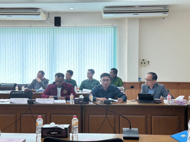 ประชุมคณะกรรมการร่างแผน